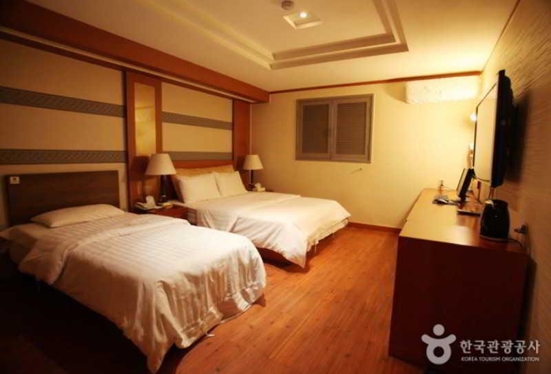 Hotel Noblesse, Yeoksam Сеул Экстерьер фото