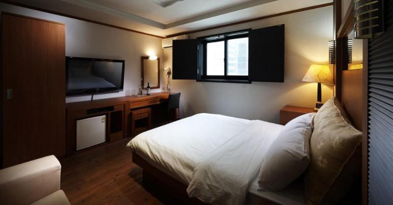 Hotel Noblesse, Yeoksam Сеул Экстерьер фото
